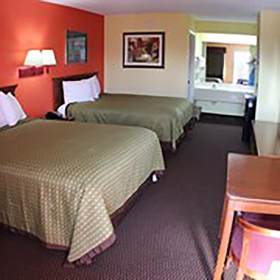 Budget Inn & Suites Hawkinsville Exterior photo