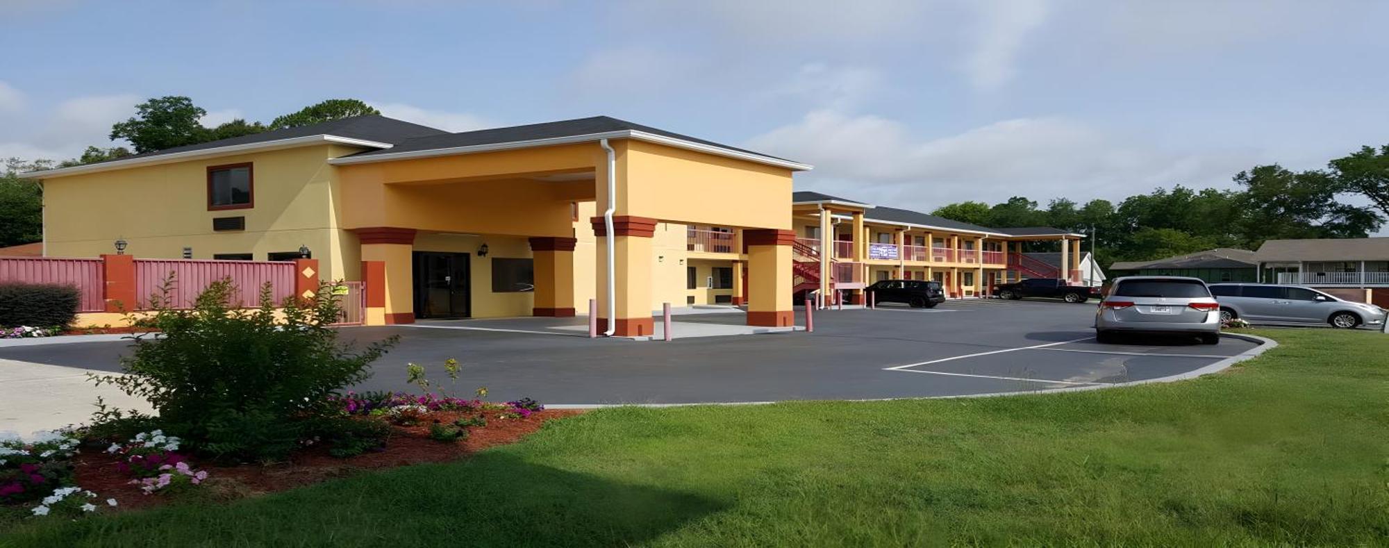 Budget Inn & Suites Hawkinsville Exterior photo